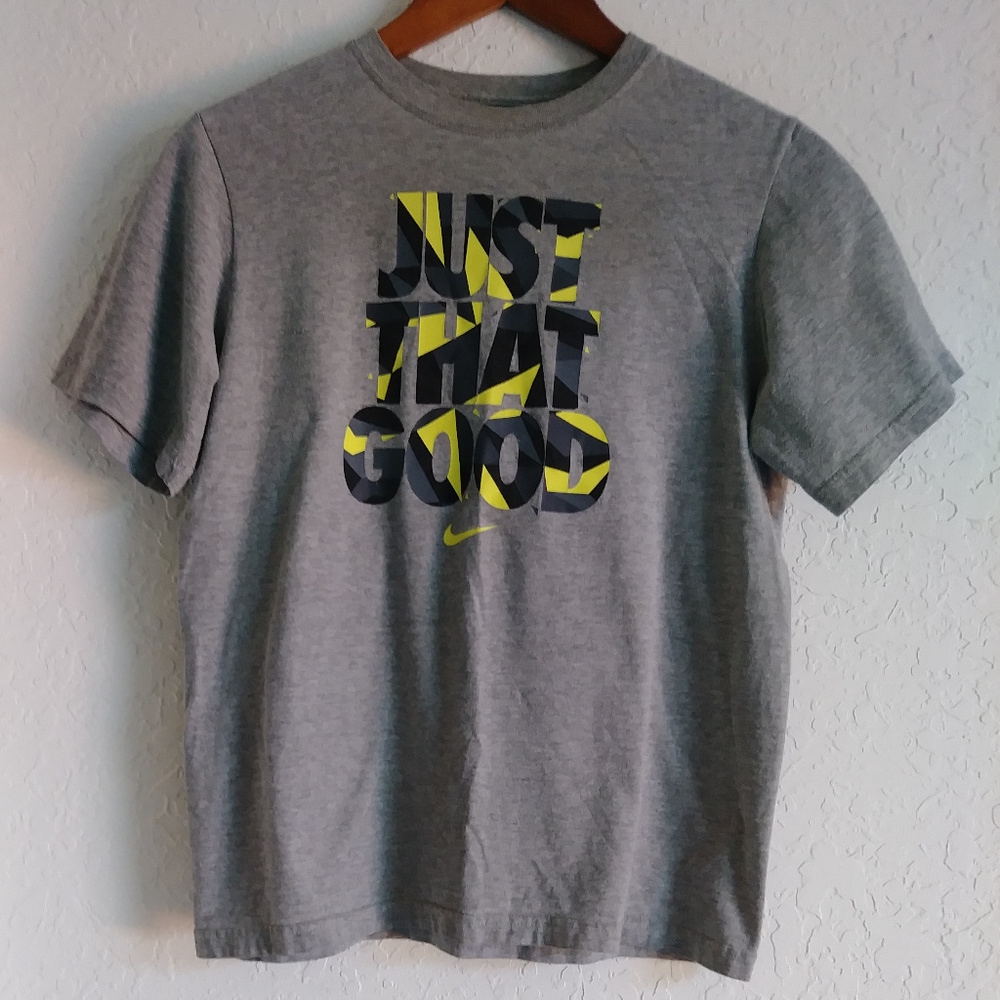Nike T-Shirt Size Large